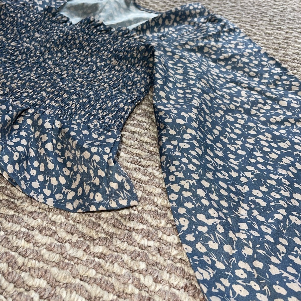 Small ROMWE top